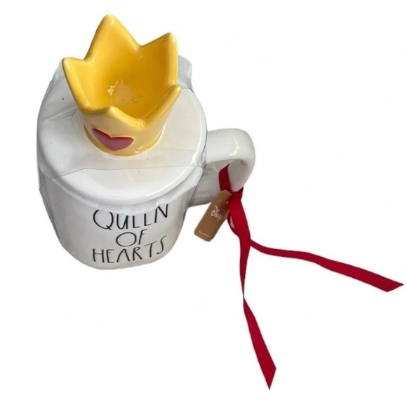 Rae Dunn Disney Oueen Of Hearts Mug Topper - Picture 4 of 9